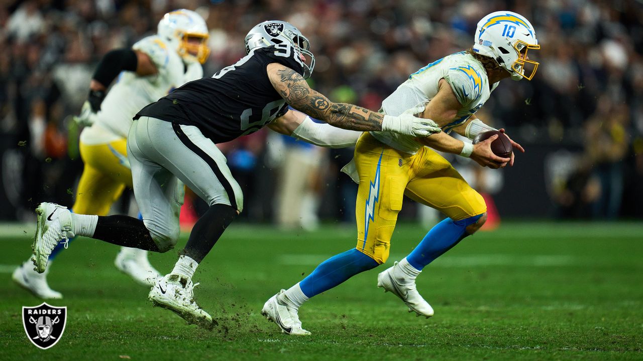 Raiders defensive end Maxx Crosby (98) poses during the second half of an  NFL football game aga …