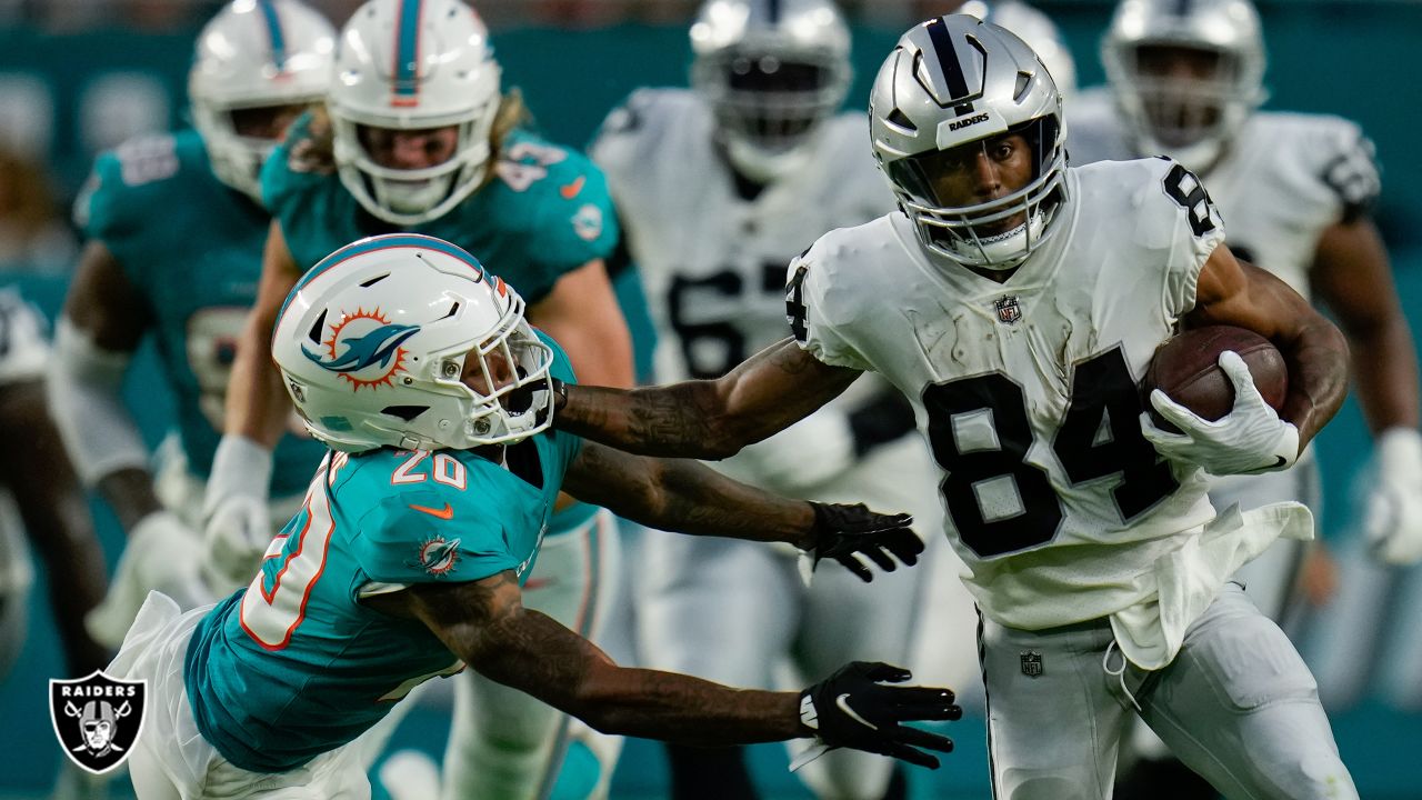 Raiders beat Dolphins 15-13 to remain unbeaten in preseason