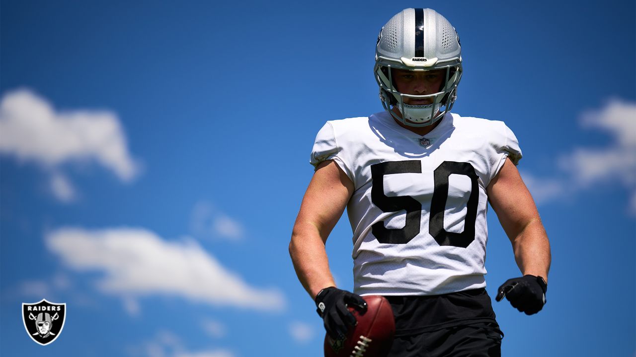 Las Vegas Raiders' Jacob Hollister practices during NFL football training  camp, Thursday, July 21, 2022, in Henderson, Nev. (AP Photo/John Locher  Stock Photo - Alamy