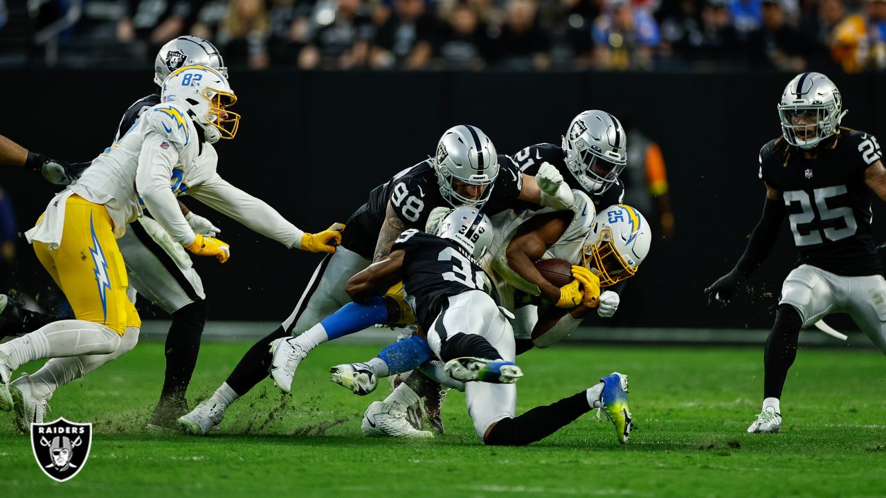 Las Vegas Raiders tight end Jacob Hollister (88) warms up before an NFL  football game against the Los Angeles Chargers, Sunday, Dec. 4, 2022, in  Las Vegas. (AP Photo/Rick Scuteri Stock Photo - Alamy