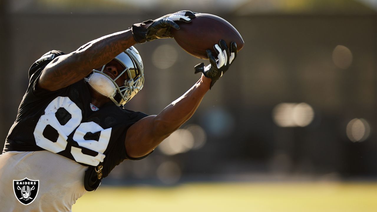 WATCH: Raiders FB Alec Ingold shows off the hops with a wild hurdle