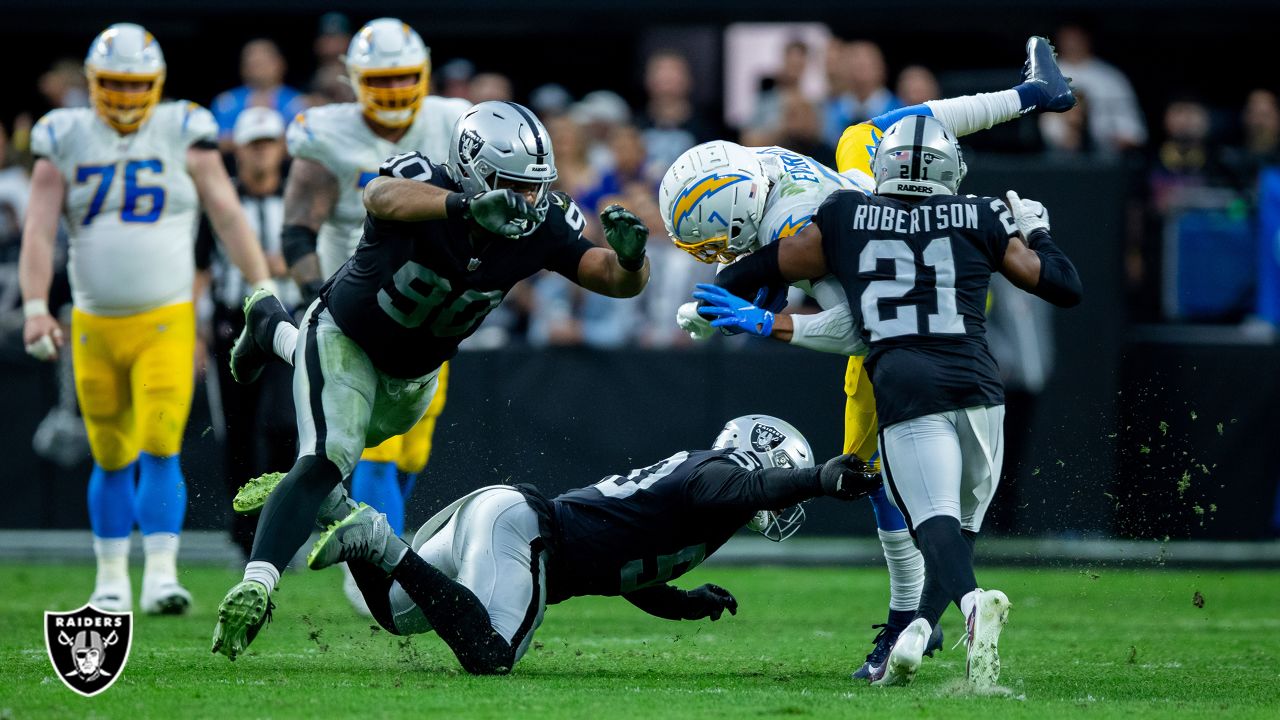 August 26th, 2017:.Oakland Raiders tight end Ryan O'Malley (85) catches a  pass during an NFL football game between the Oakland Raiders and Dallas  Cowboys at AT&T Stadium in Arlington, Texas. .Manny Flores/CSM