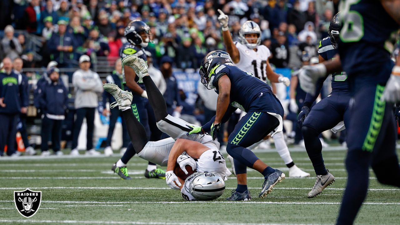 Josh Jacobs game-winning touchdown video: Raiders RB completes monster day  with 86-yard score in overtime - DraftKings Network