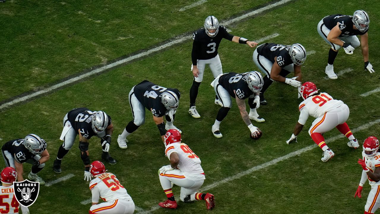 Chiefs vs Raiders Week 18 Prop Bets: Refueled Jet