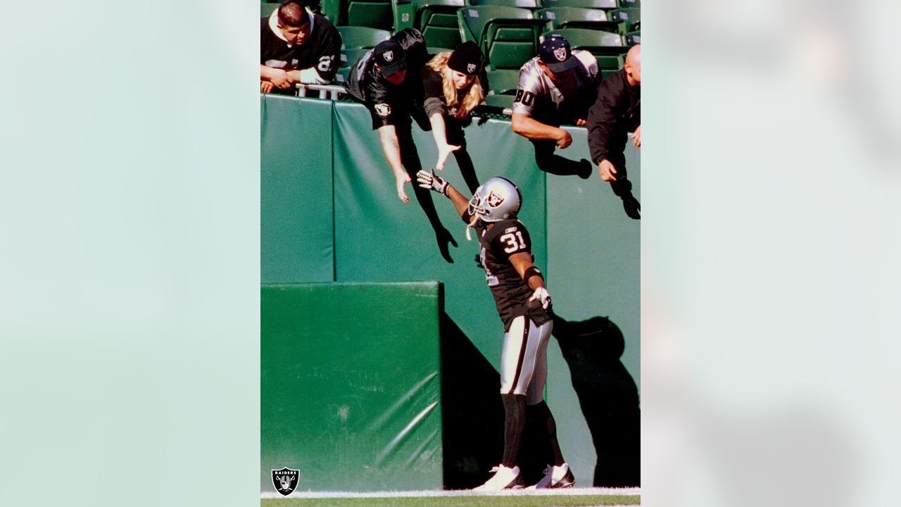 Who's going to pick a kicker with the 17th pick?' 20 years ago, the Raiders  did - The Athletic