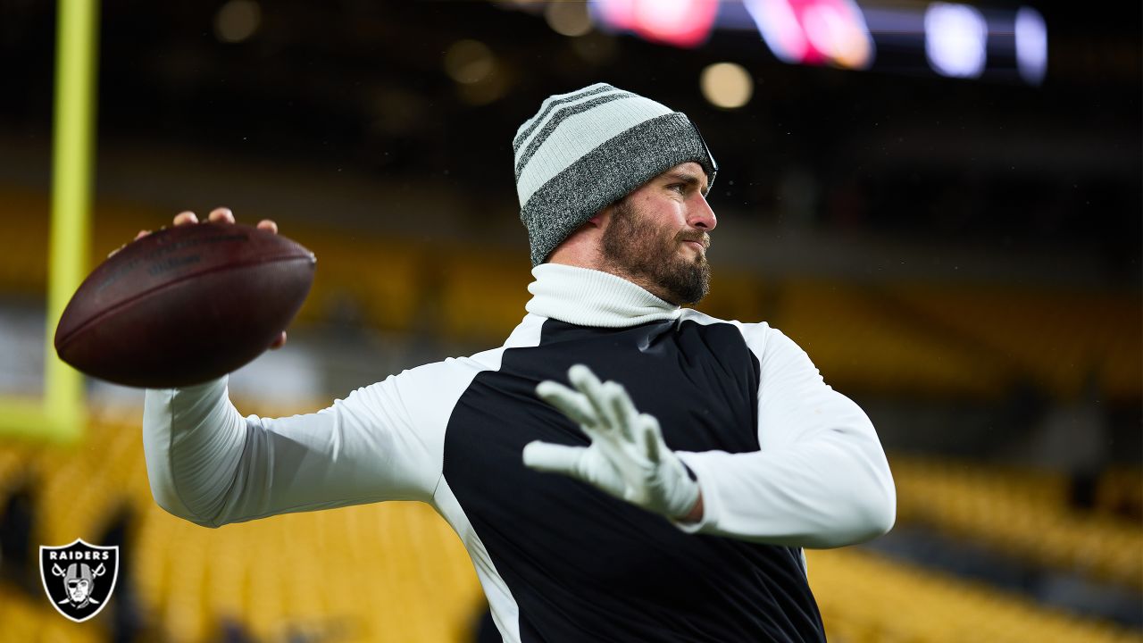 Raiders bench QB Derek Carr, will start former Patriot Jarrett Stidham for  final two games - The Boston Globe