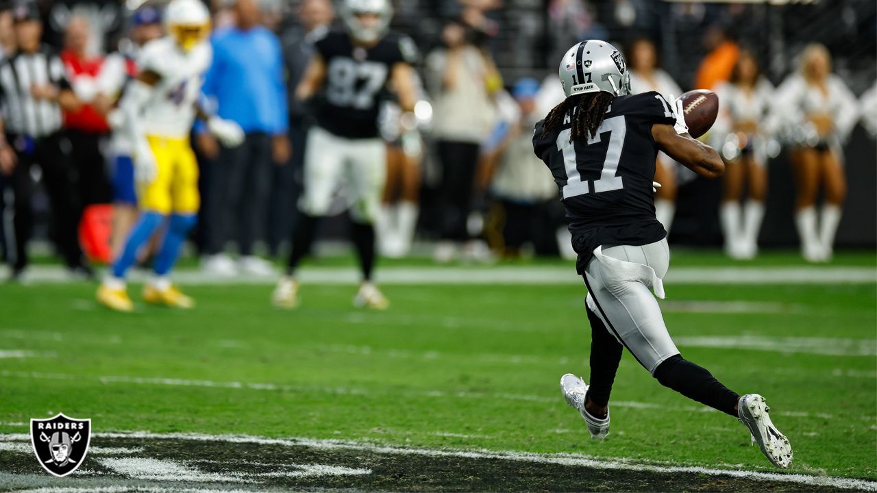 Raiders release Chandler Jones, capping final tumultuous month with the  team – KXAN Austin