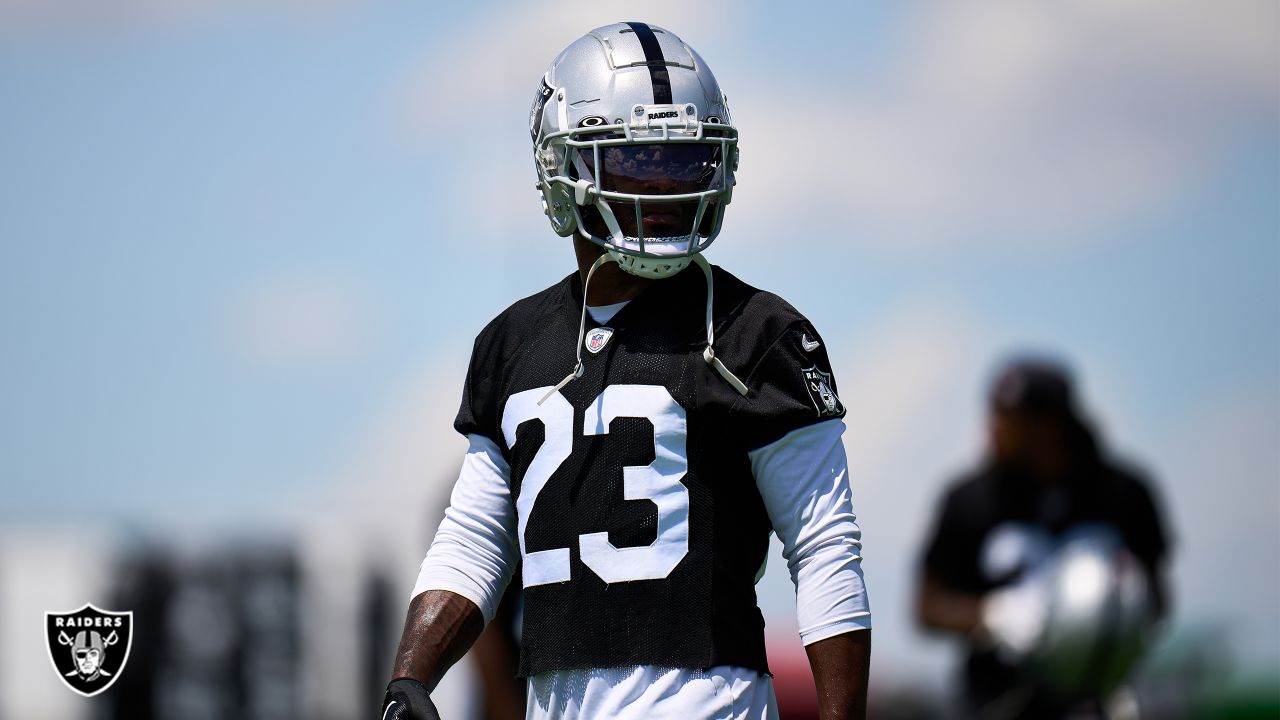 Las Vegas Raiders' Jacob Hollister practices during NFL football training  camp, Thursday, July 21, 2022, in Henderson, Nev. (AP Photo/John Locher  Stock Photo - Alamy