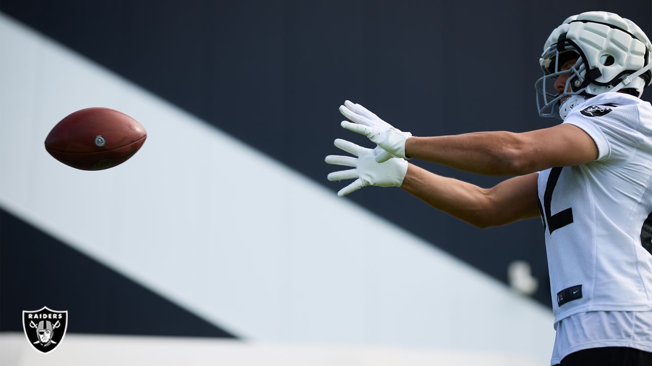 Las Vegas Raiders wide receiver Hunter Renfrow (13) warms up before an NFL  football game against the Houston Texans, Sunday, Oct. 23, 2022, in Las  Vegas. (AP Photo/John Locher Stock Photo - Alamy