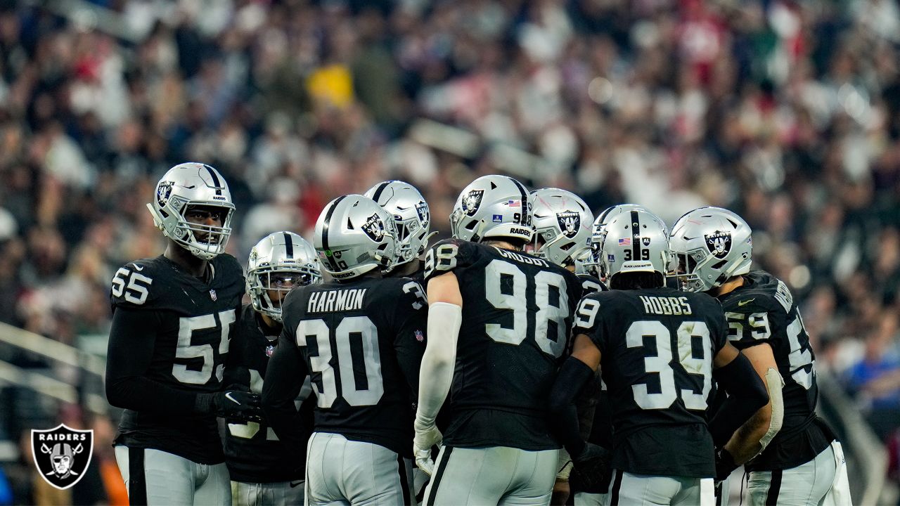 New Orleans Saints Pregame Huddle vs Las Vegas Raiders - 2022 NFL