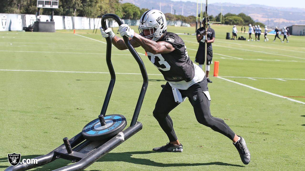 Las Vegas Raiders cornerback Trayvon Mullen (27) defends during an NFL  football game against the Cleveland Browns, Sunday, Nov. 1, 2020, in  Cleveland. The Raiders won 16-6. (AP Photo/David Richard Stock Photo - Alamy