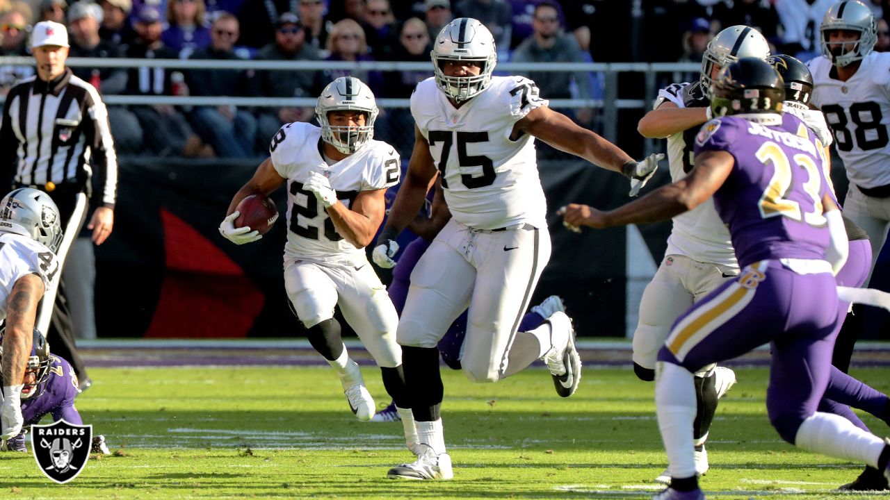 Oakland, California, USA. 14th Jan, 2001. Oakland Raiders vs. Baltimore  Ravens at Oakland Alameda County Coliseum Sunday, January 14, 2001. Ravens  Beat Raiders 19-3. AFC championship game. Baltimore Ravens defensive tackle  Tony