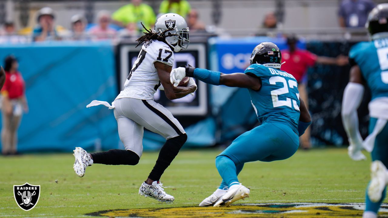 Quick Snap: Raiders can't halt Jaguars' comeback bid on the road