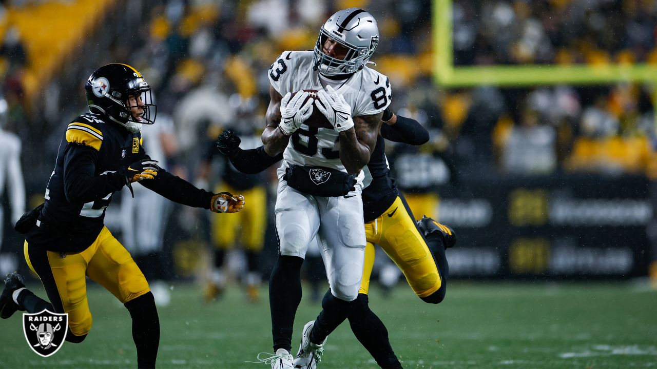 Steelers defense shines, offense finds rhythm to lift Pittsburgh past Las  Vegas Raiders 23-18 - CBS Pittsburgh