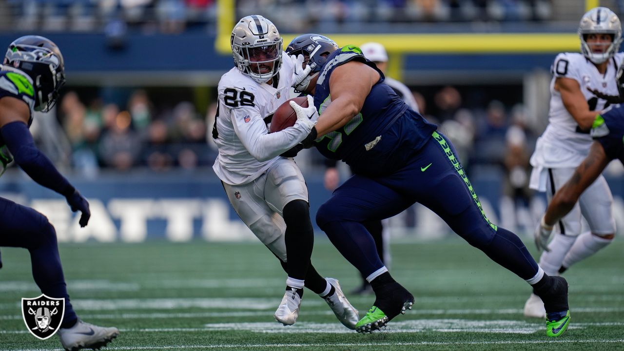 Raiders-Seahawks: Josh Jacobs leads overtime victory in Week 12 - Silver  And Black Pride