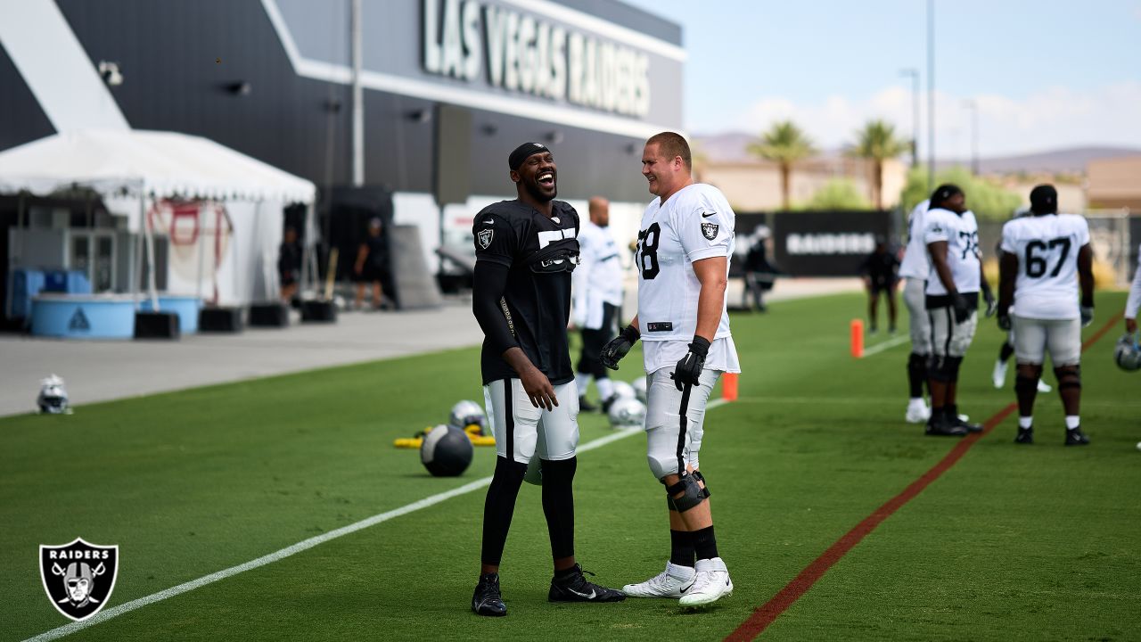 Chandler Jones provides the right vibe for Raiders teammates