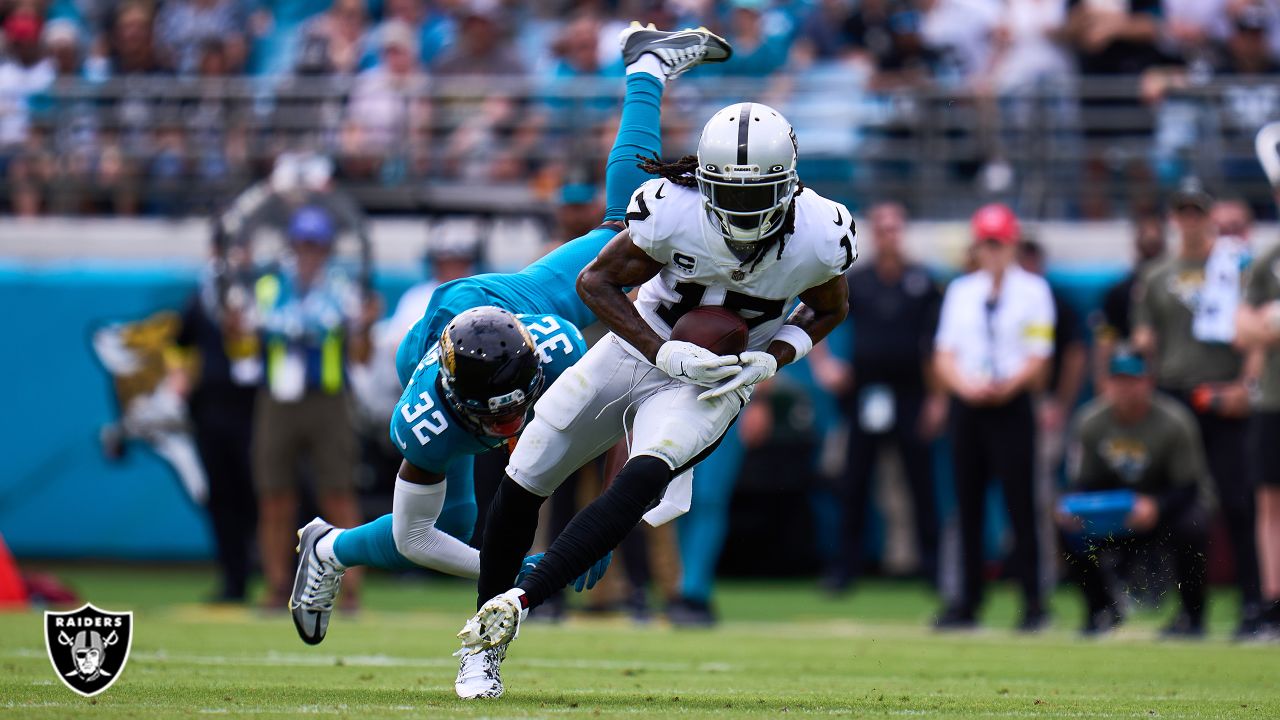 Las Vegas Raiders wide receiver Mack Hollins (10) runs the ball against the  Indianapolis Colts during an NFL football game, Sunday, Nov. 13, 2022, in Las  Vegas. (AP Photo/Matt York Stock Photo - Alamy