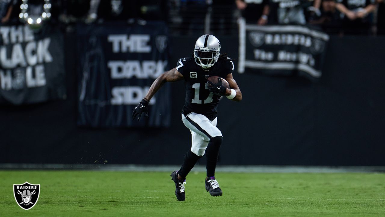 Raiders news: Davante Adams' jersey big seller in England - Silver And Black  Pride