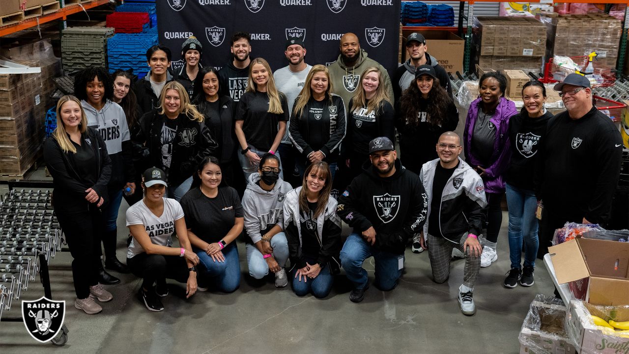Raiders assist community by providing Thanksgiving meals