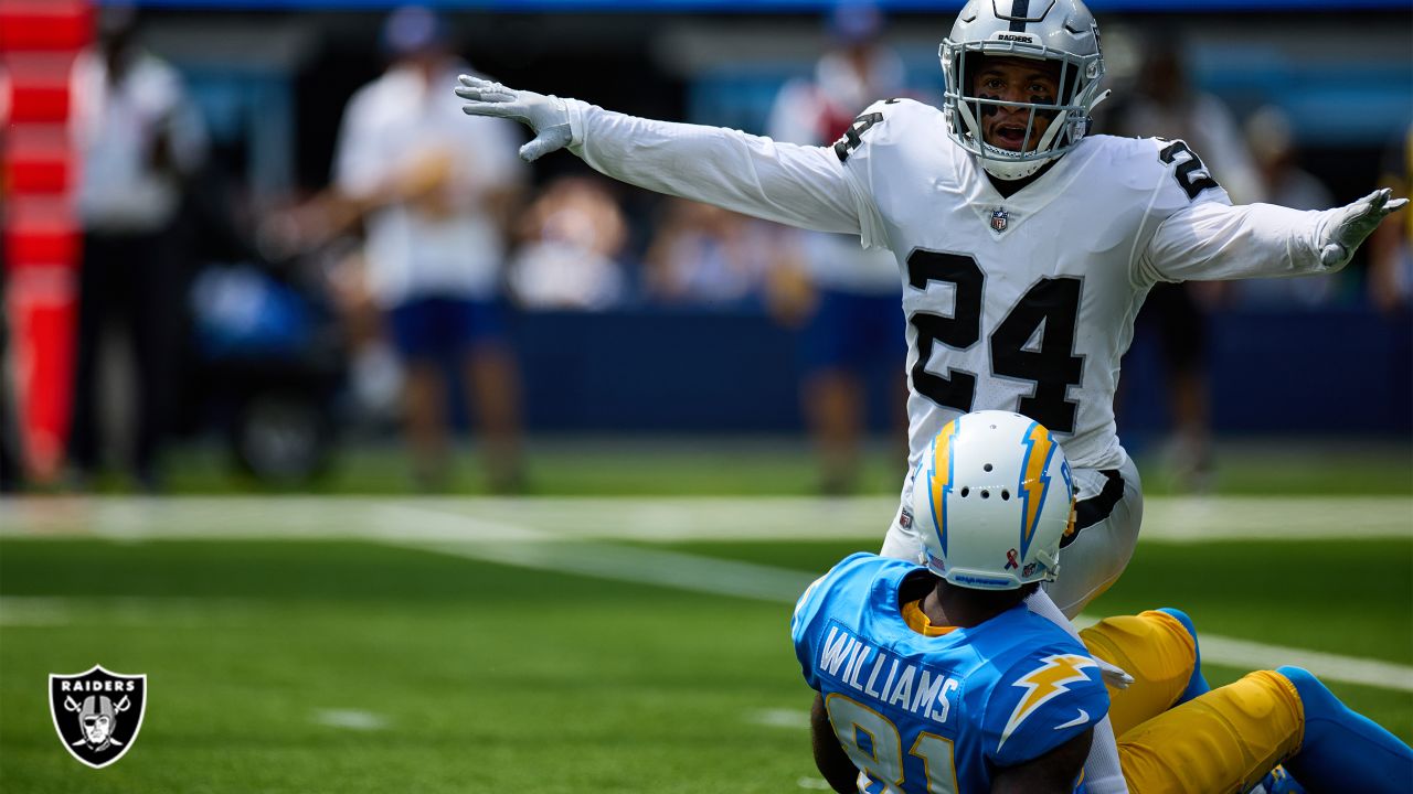 Las Vegas Raiders strong safety Johnathan Abram (24) warms up