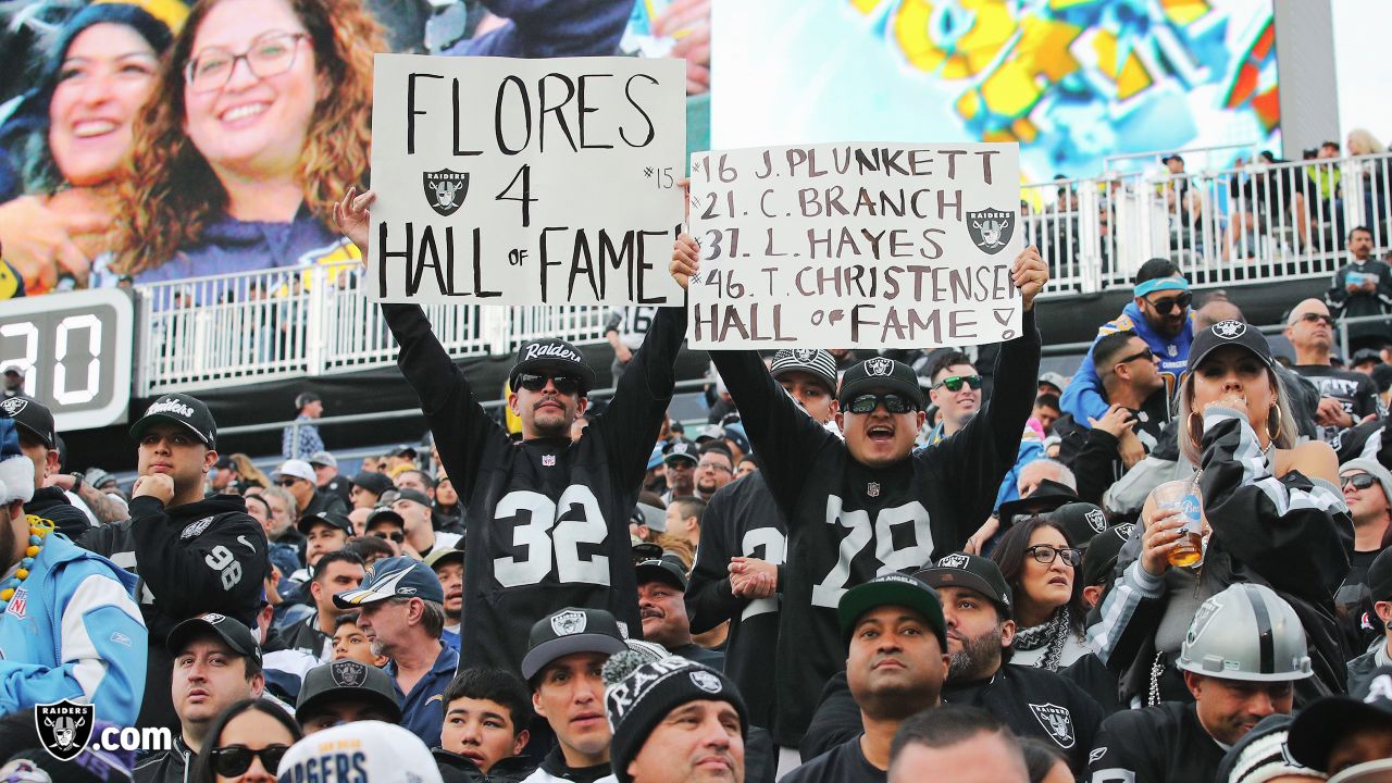 Raiders fans overrun Chargers game and boo the home team 