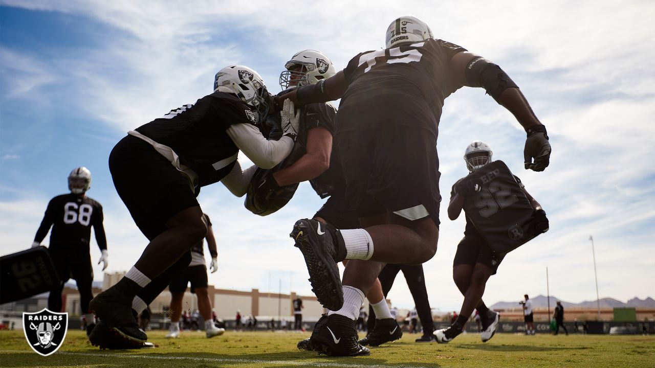 Raiders news: Alex Leatherwood, Brandon Parker struggles badly - Silver And  Black Pride