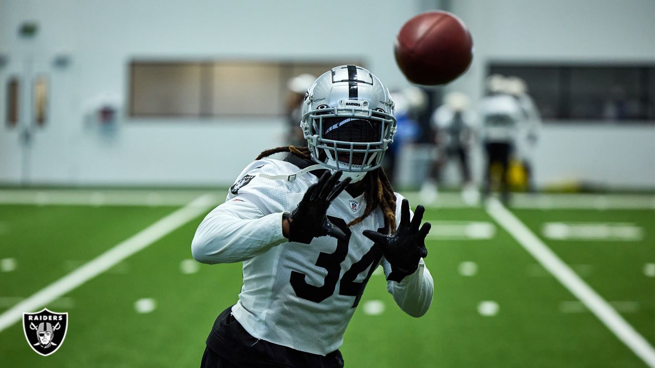 Raiders, other NFL teams wear Guardian Caps for head safety