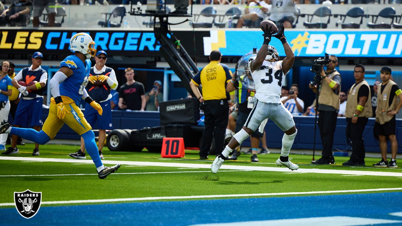 Cowboys fans loud and proud taking over SoFi Stadium vs. Chargers