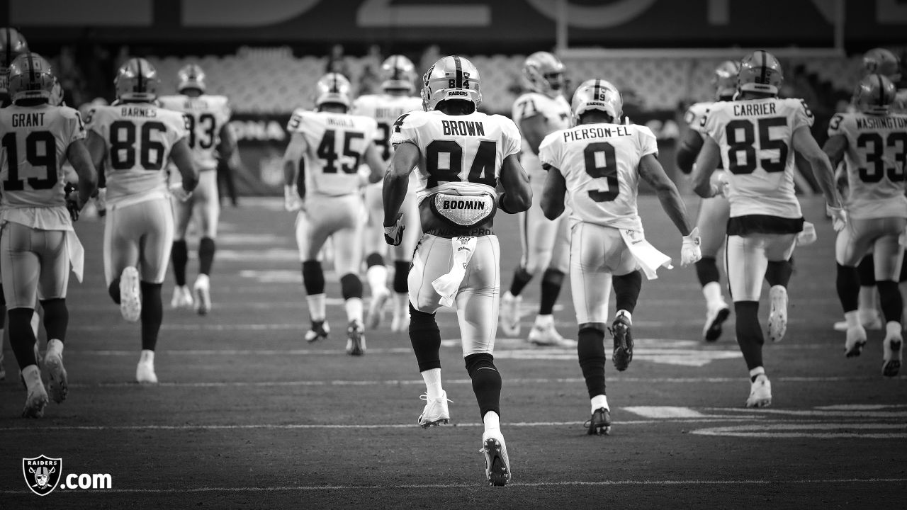 Oakland Raiders wide receiver Antonio Brown (84) warms up prior to an NFL  football game against …