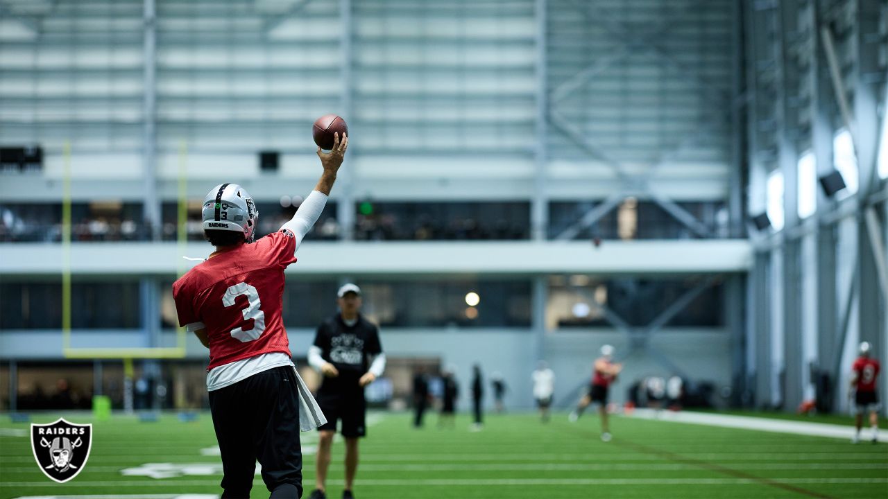 Derek Carr mic'd up at 2022 Training Camp: 'My pink jersey has