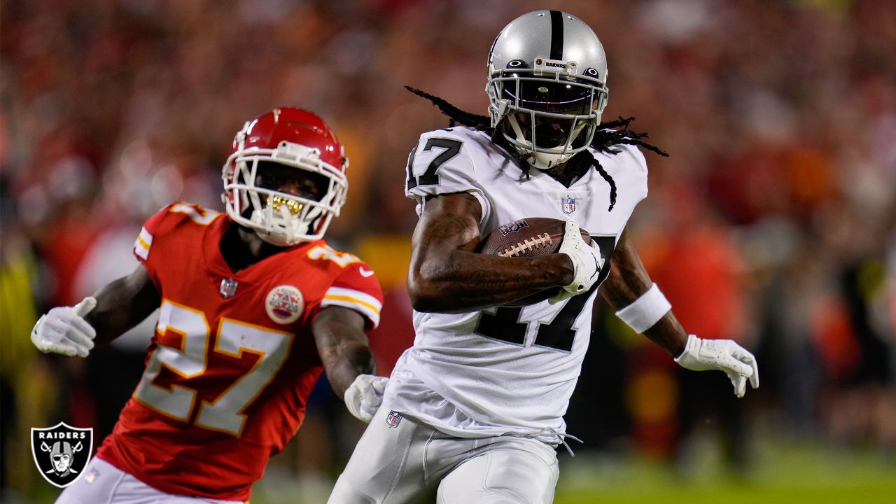 Las Vegas Raiders vs. Kansas City Chiefs. NFL Game. American Football  League match. Silhouette of professional player celebrate touch down.  Screen in Stock Photo - Alamy