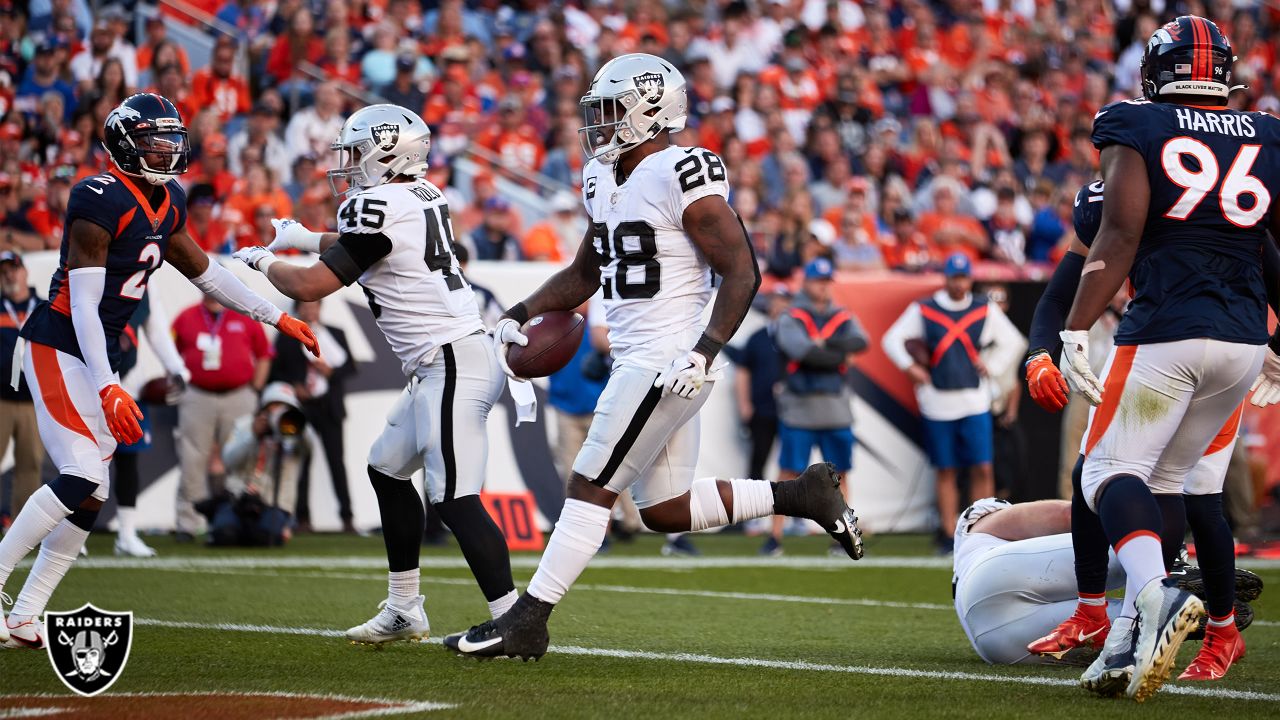 Mychal Rivera catches game-winning touchdown in Raiders win over Broncos