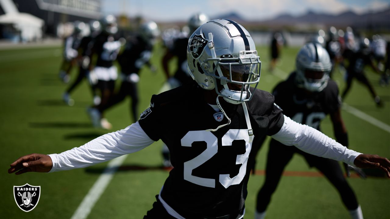 Las Vegas Raiders cornerback Amik Robertson walks to the field to warm up  before an NFL football game against the Jacksonville Jaguars, Sunday, Nov.  6, 2022, in Jacksonville, Fla. (AP Photo/Phelan M.