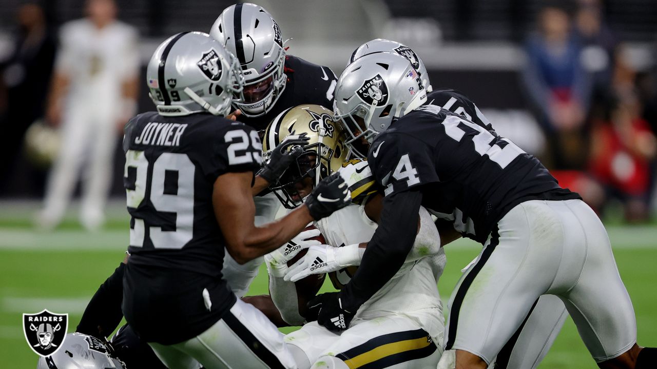 Carr, Raiders open Allegiant with 34-24 win over Saints