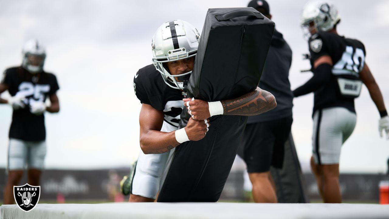 Training Camp Notebook 8/1: A hard-hitting first day in pads for the Silver  and Black