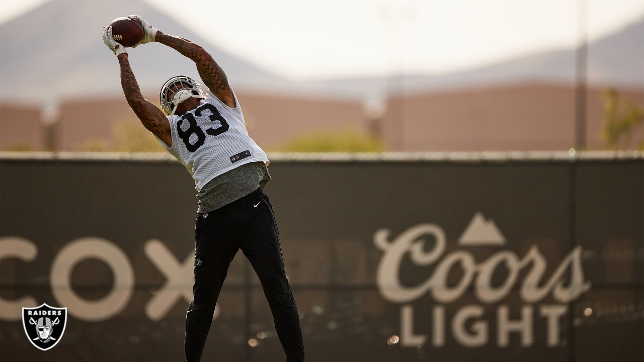 Raiders' Josh Jacobs changing jersey number for 2023 after career year,  ditching No. 28 for familiar digit 