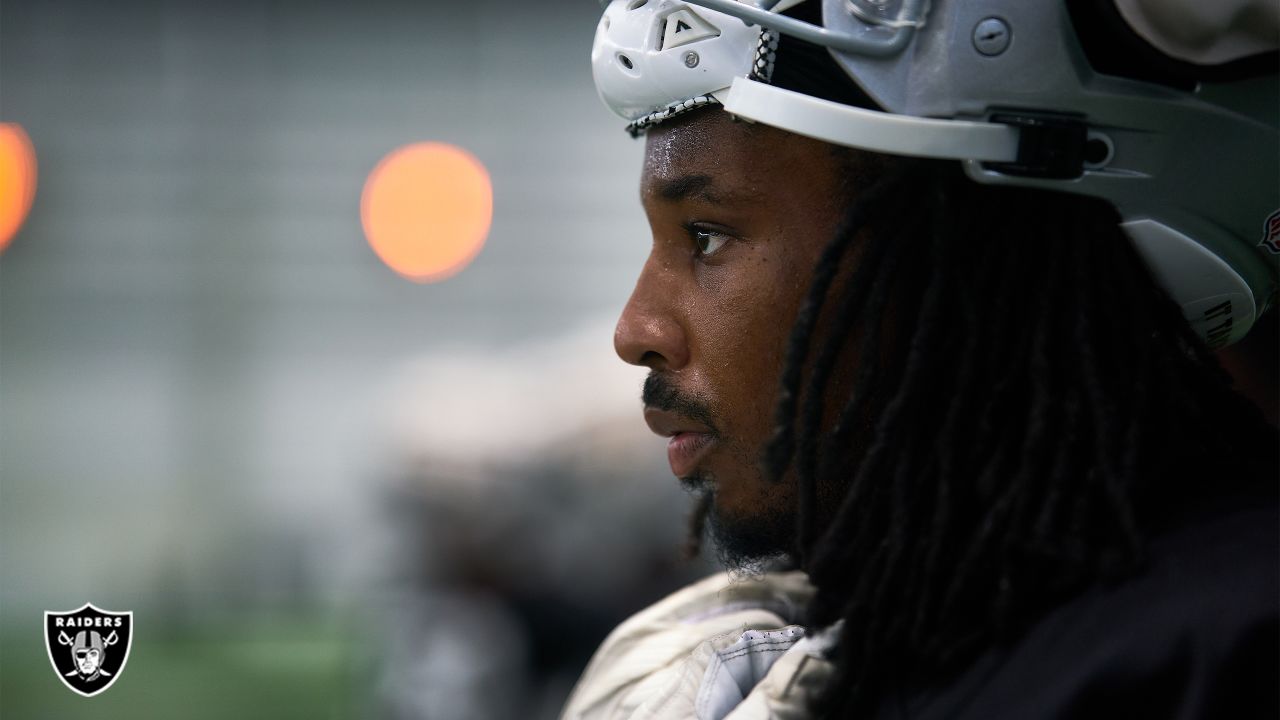 Las Vegas Raiders defensive tackle Kendal Vickers (95) stands on the field  before a NFL preseason