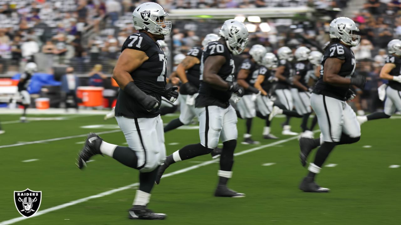 Las Vegas Raiders on X: Well-deserved. @CrosbyMaxx has been named the AFC  Defensive Player of the Week »    / X