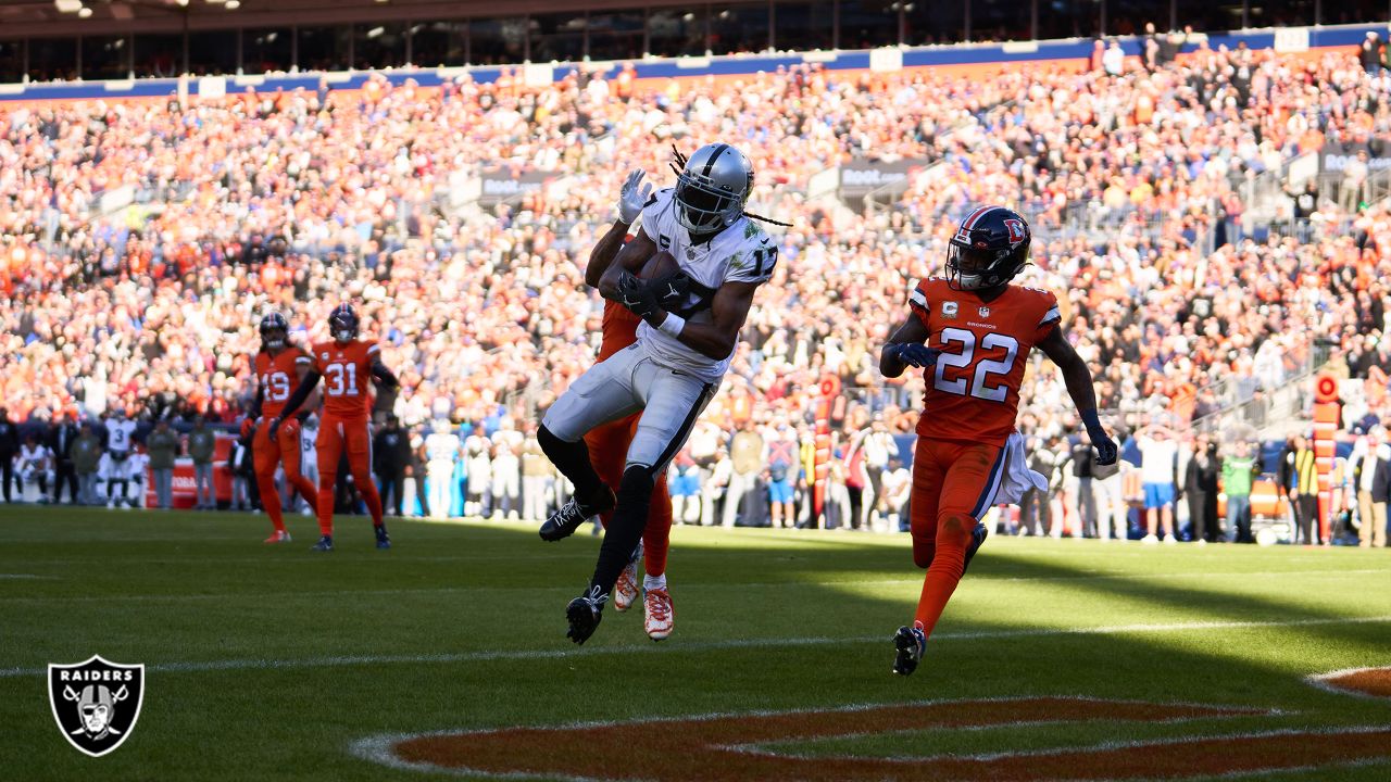 Mychal Rivera catches game-winning touchdown in Raiders win over Broncos