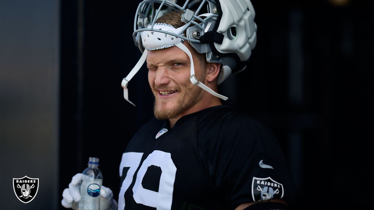 Maxx Crosby gets physical in Raiders' spirited first practice of training  camp in pads - The Athletic