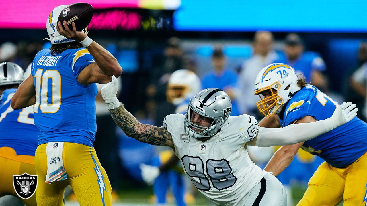 Raiders sign DE Maxx Crosby to multi-year extension