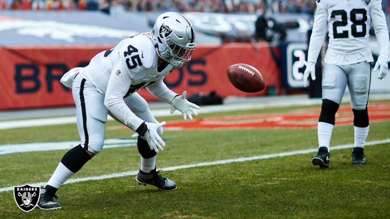 Las Vegas Raiders guard Jermaine Eluemunor (72) against the Denver Broncos  during the first half of an NFL football game in Denver, Sunday, Nov. 20,  2022. (AP Photo/Jack Dempsey Stock Photo - Alamy