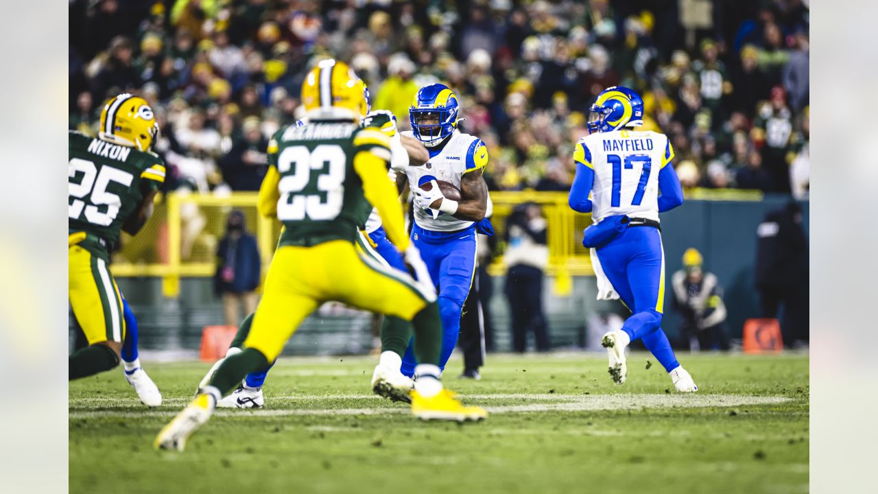 Los Angeles, CA, USA. 28th Oct, 2018. NFL Instant Replay HD by Microsoft  Surface during the NFL Green Bay Packers vs Los Angeles Rams at the Los  Angeles Memorial Coliseum in Los