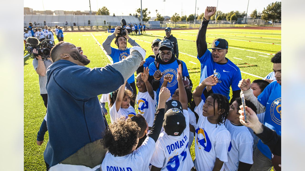 Aaron Donald hosting youth camp named 'Living in the Pocket'