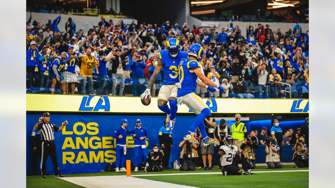 INGLEWOOD, CA - SEPTEMBER 18: Los Angeles Rams Wide Receiver Brandon Powell  (19) runs the ball backwards to score an intentional safety in the fourth  quarter during an NFL game between the