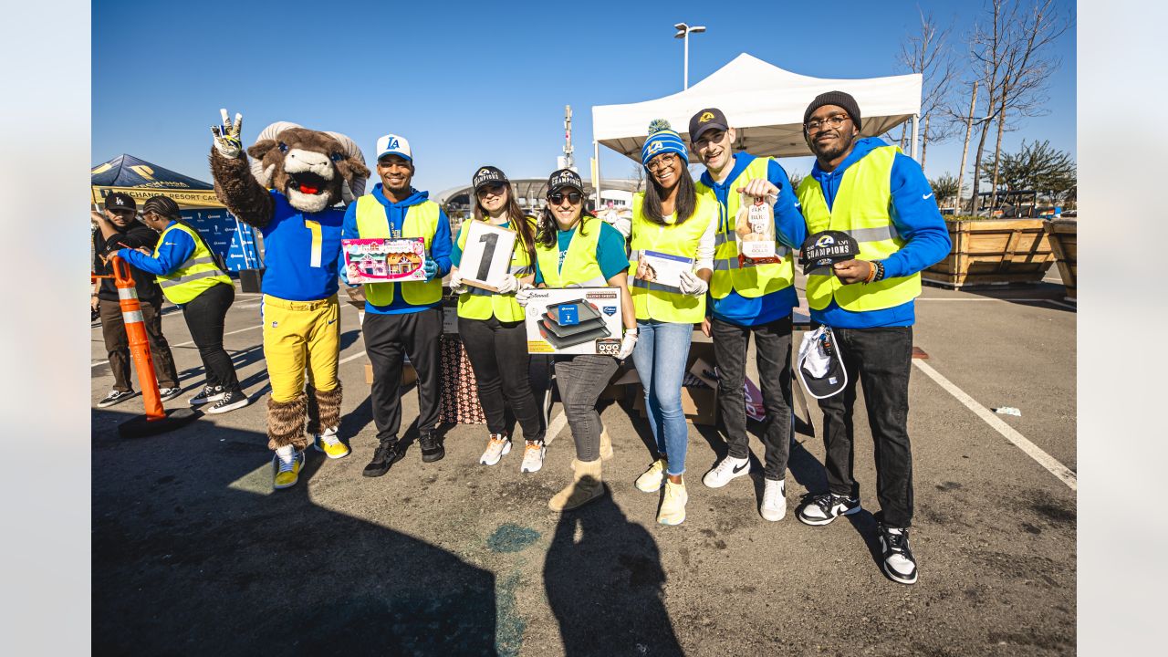 LA Rams, Pechanga Resort Donates 25K Meals In Holiday Touchdown