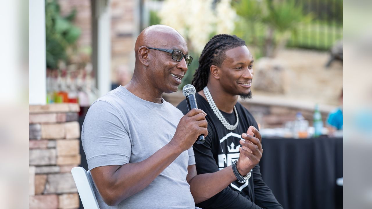 From the Gridiron to the Grill: Football Hall of Famer Eric Dickerson Teams  Up with Aramark for New Barbecue Concept