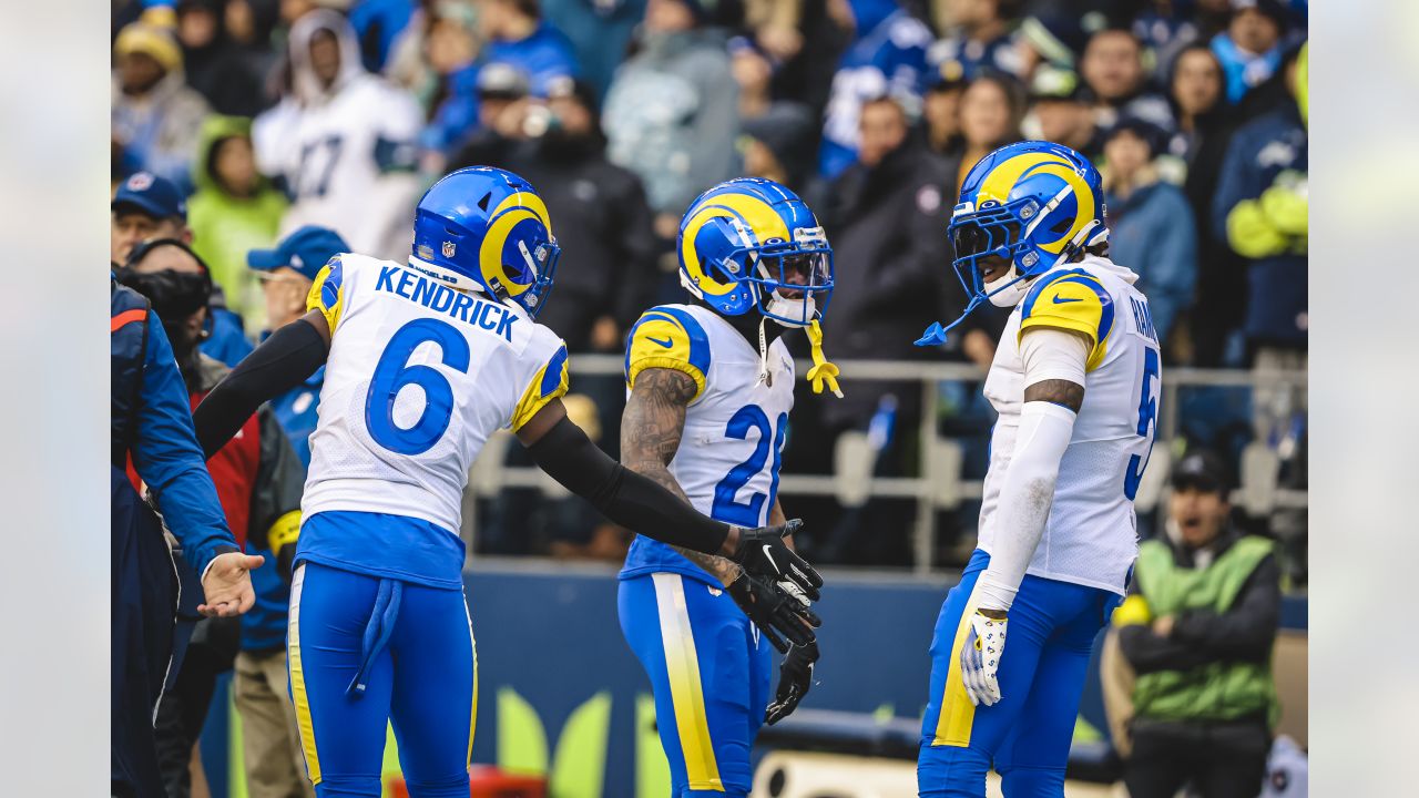 Seattle Seahawks tight end Will Dissly (89) catches a pass against the Los  Angeles Rams during a NFL football game, Sunday, Dec. 4, 2022, in Inglewood  Stock Photo - Alamy