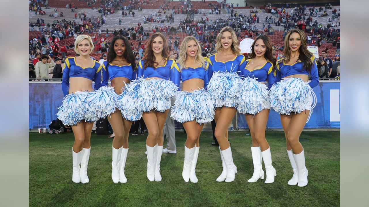 DVIDS - Images - Meet and Greet with LA Rams' cheerleaders [Image 9 of 10]