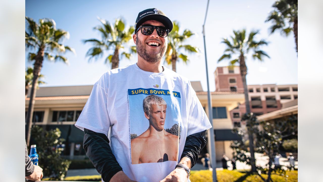 Les Snead is wearing a legendary shirt at the Rams' Super Bowl parade